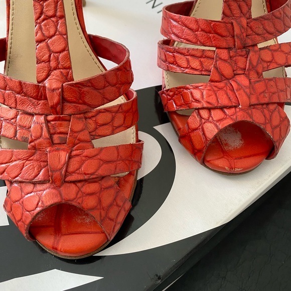 Nine West Snow Bunny Red Leather Sandal - Size 7M - Picture 6 of 6